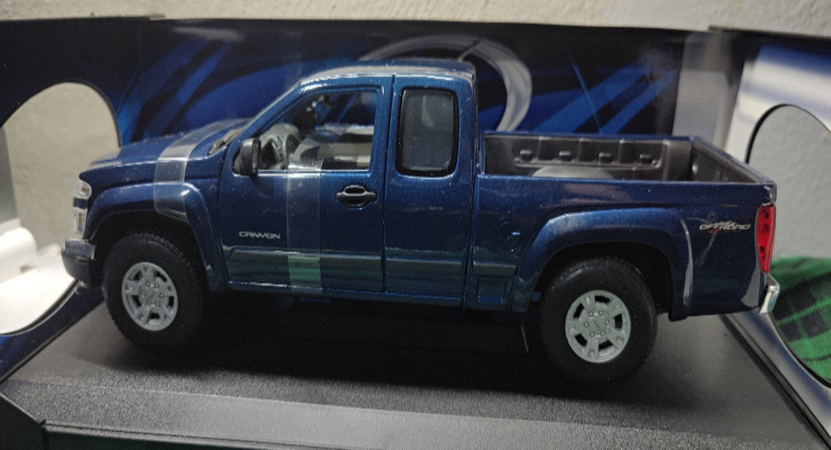 GMC Canyon 2004 1:18 Maisto